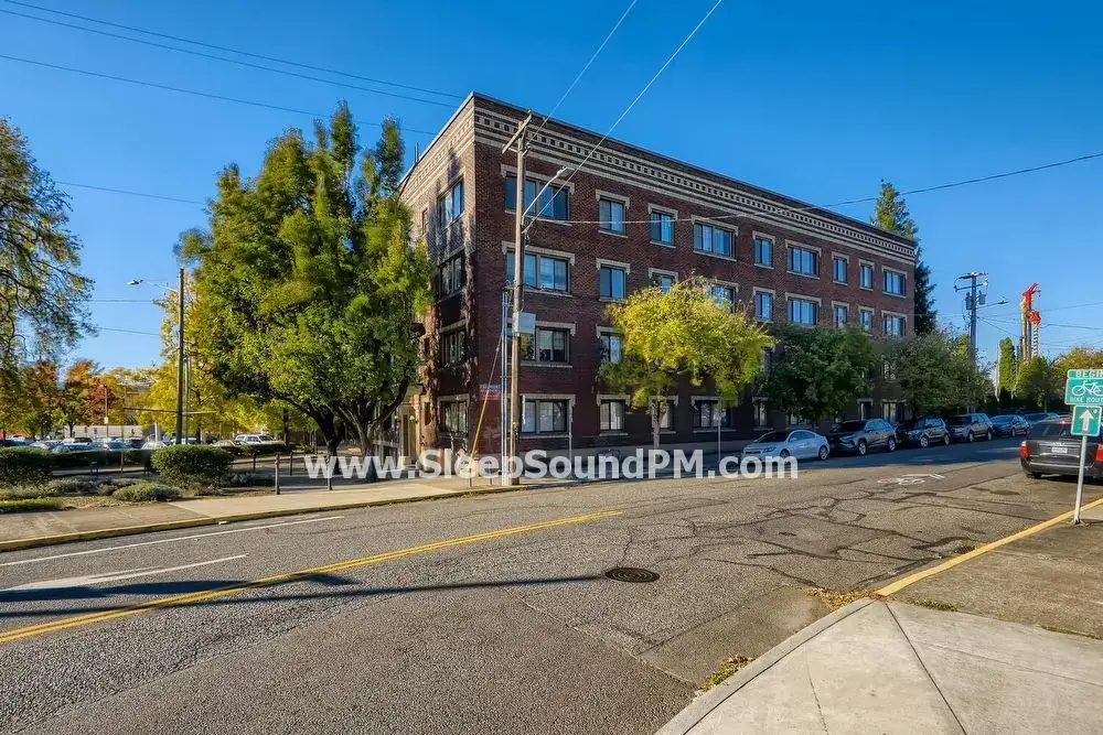 The Paramount Apartments